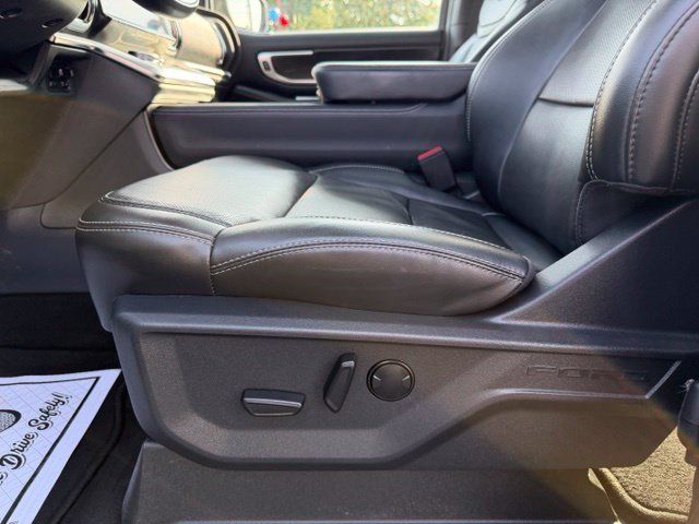 Used 2025 Ford Expedition Platinum w/ Stealth Performance Package AWD/4WD image 27