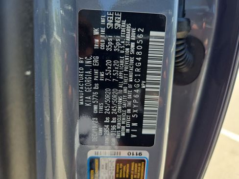 Certified 2024 Kia Telluride S FWD image 33