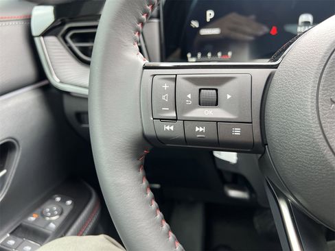 New 2025 Nissan Kicks SR image 11