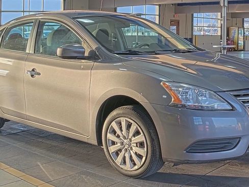 Used 2015 Nissan Sentra SV image 4