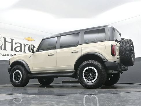 Used 2025 Ford Bronco Outer Banks w/ Sasquatch Package AWD/4WD image 56