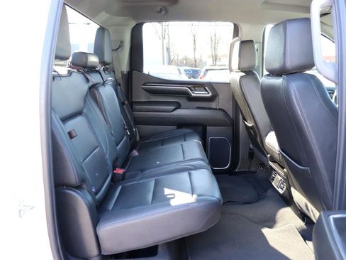 Used 2024 GMC Sierra 1500 SLT image 13