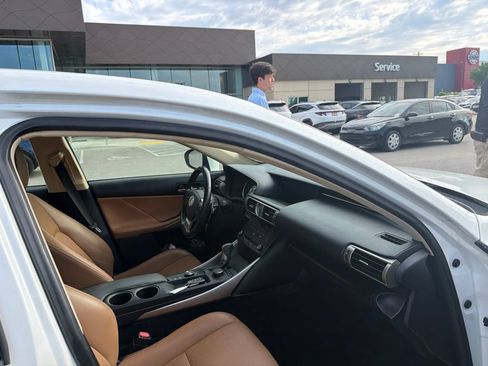 Used 2016 Lexus IS 200t RWD image 20