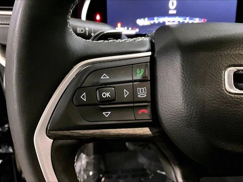 Used 2025 Jeep Grand Cherokee Limited w/ Luxury Tech Group II AWD/4WD image 20