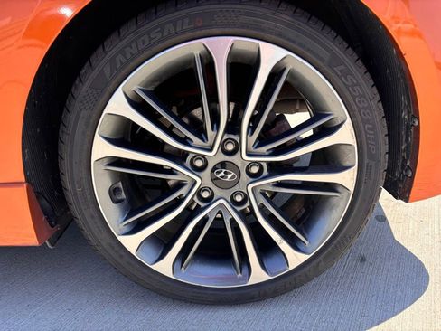 Used 2016 Hyundai Veloster Turbo w/ Option Group 04 FWD image 11