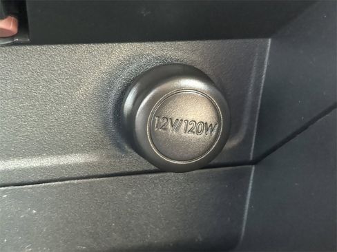 Used 2017 Subaru Forester 2.5i Limited image 24