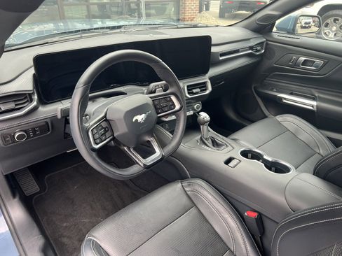 Used 2025 Ford Mustang GT Premium RWD image 13