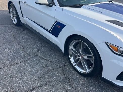 Used 2016 Ford Mustang GT Premium image 6