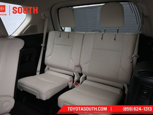 Used 2023 Lexus GX 460 Premium AWD/4WD image 32