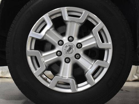 Used 2017 Nissan Titan SL image 31