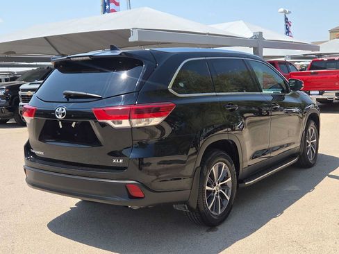 Used 2019 Toyota Highlander XLE FWD image 8