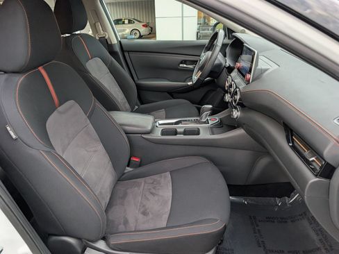 Used 2023 Nissan Sentra SR w/ Electronics Package FWD image 12