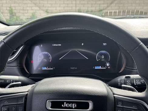 Certified 2024 Jeep Grand Cherokee Laredo image 10