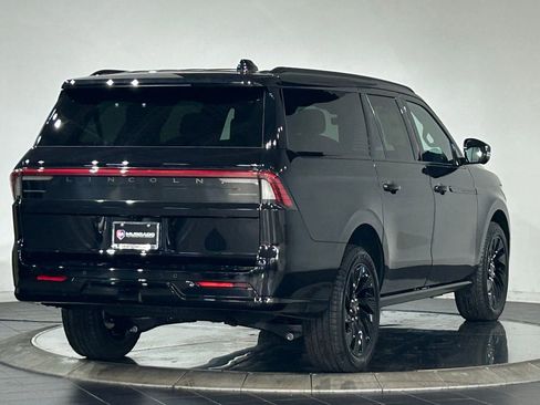 New 2026 Lincoln Navigator L Reserve AWD/4WD image 8