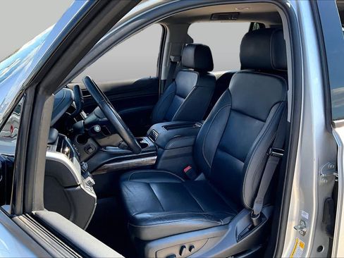 Used 2019 Chevrolet Tahoe LT w/ RST Edition AWD/4WD image 8