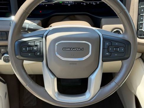 Used 2024 GMC Yukon XL Denali RWD image 12