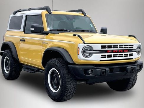 Used 2024 Ford Bronco Heritage Edition AWD/4WD image 1