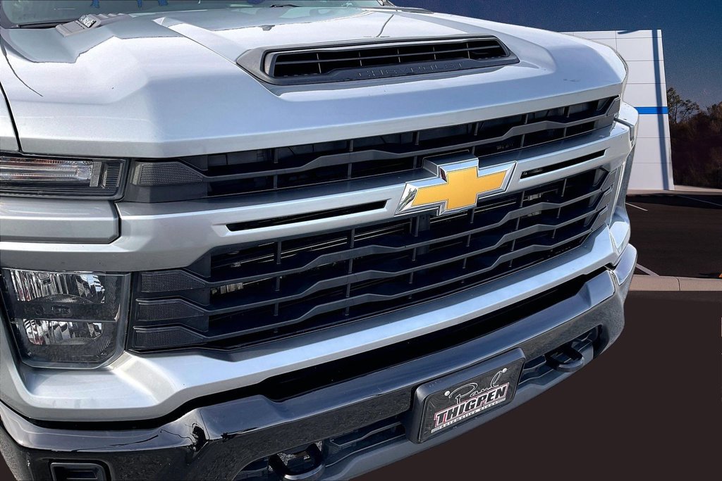 Used 2024 Chevrolet Silverado 2500 Custom w/ Custom Value Package AWD/4WD image 38
