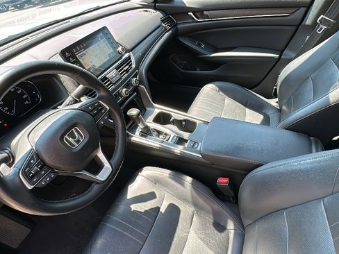 Used 2018 Honda Accord Touring image 23
