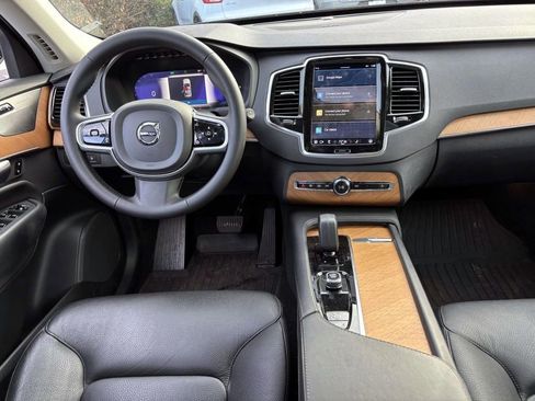 Used 2023 Volvo XC90 T8 Plus w/ Protection Package Premier image 29