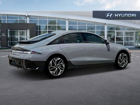 New 2025 Hyundai Ioniq 6 Limited image 8