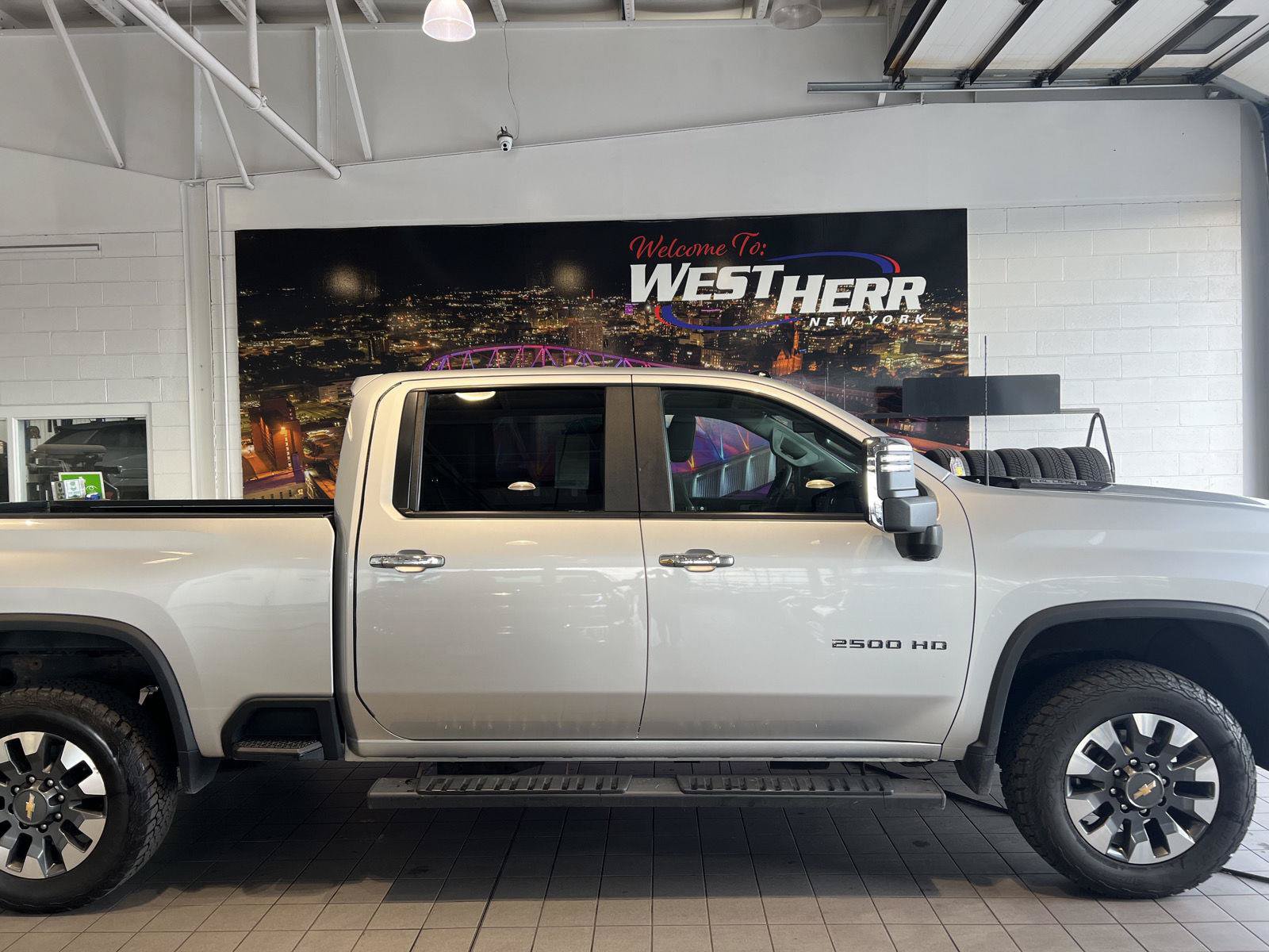 Used 2021 Chevrolet Silverado 2500 Custom w/ Custom Value Package AWD/4WD image 10