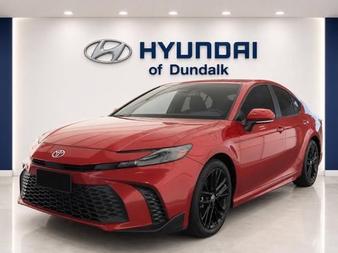 Used 2025 Toyota Camry SE w/ Multimedia Upgrade Package FWD image 3