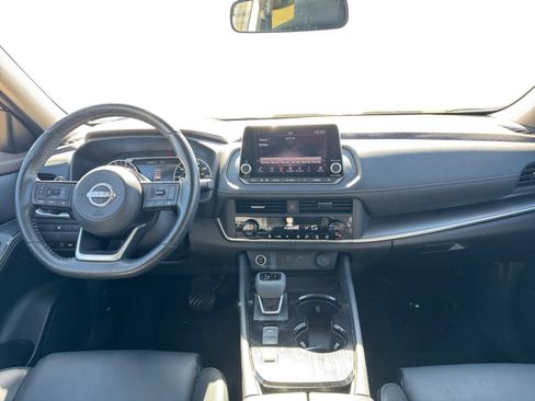 Used 2023 Nissan Rogue SV w/ SV Premium B Package image 12