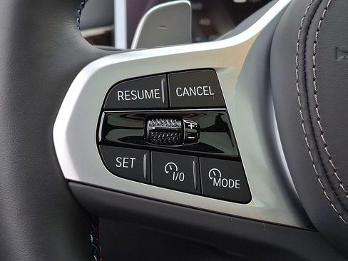 Used 2026 BMW X7 M60i w/ Executive Package image 18