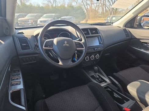 Used 2018 Mitsubishi Outlander Sport ES image 12