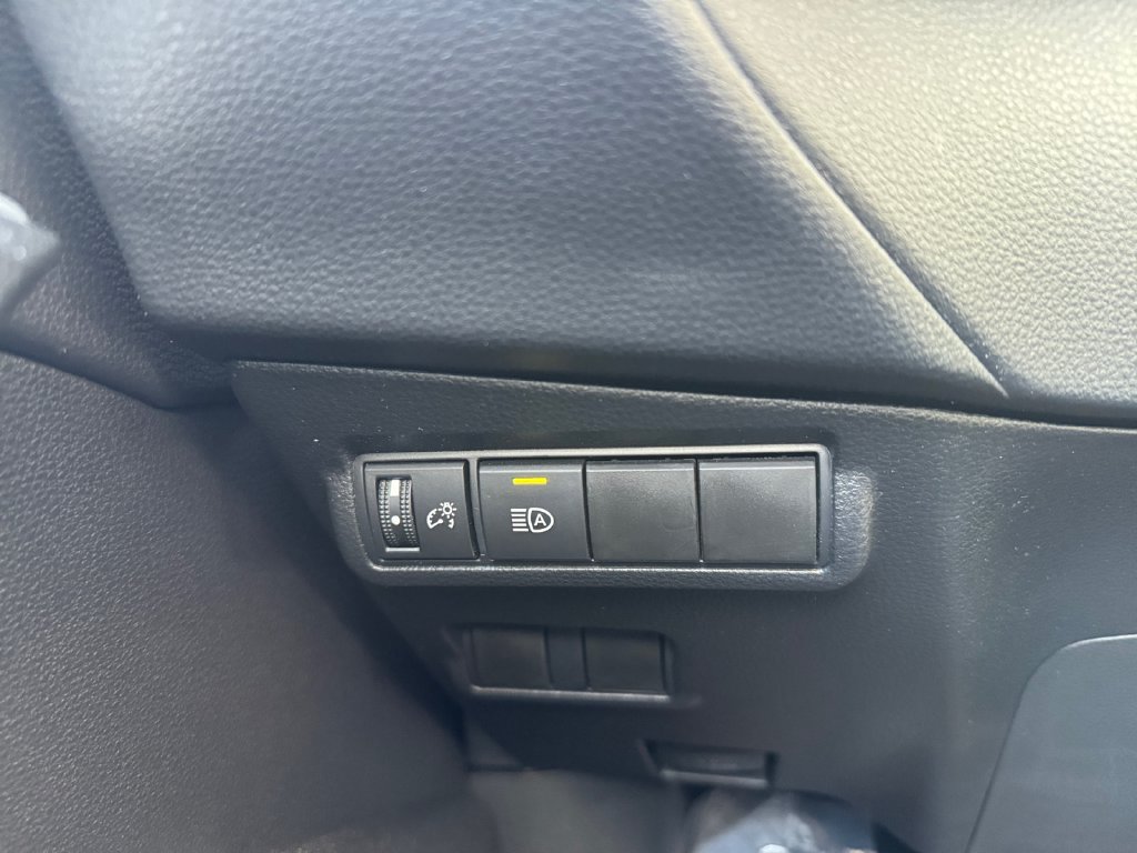 Used 2024 Toyota Corolla Cross LE FWD image 30