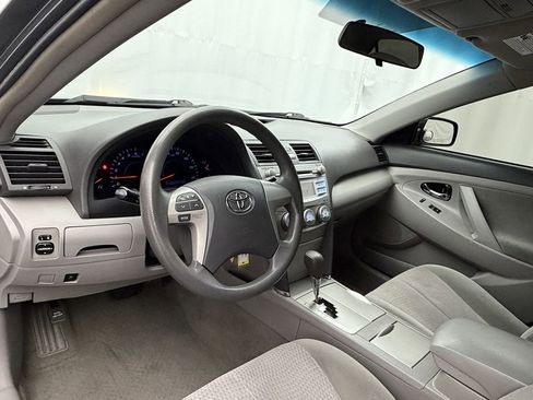 Used 2011 Toyota Camry LE w/ LE Extra-Value Pkg image 4