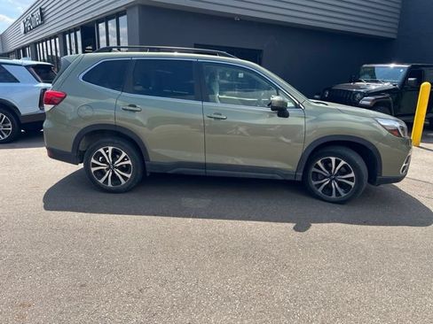 Used 2020 Subaru Forester Limited w/ Popular Package #3 AWD/4WD image 2