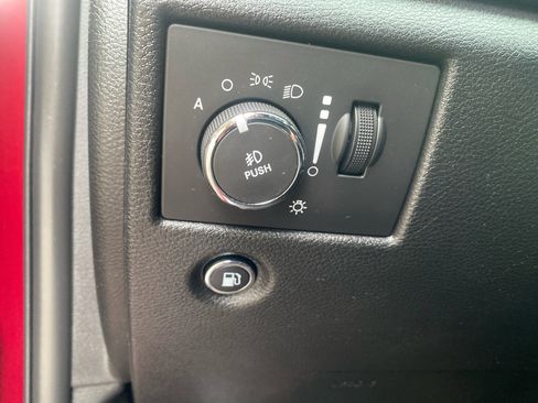 Used 2017 Jeep Grand Cherokee Limited image 20