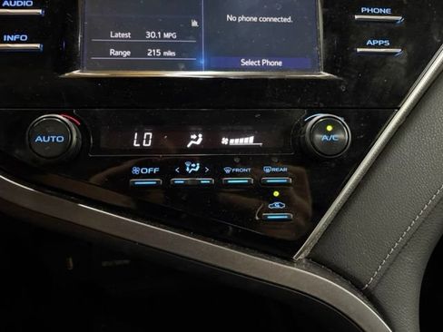 Used 2018 Toyota Camry SE w/ Moonroof Package FWD image 37