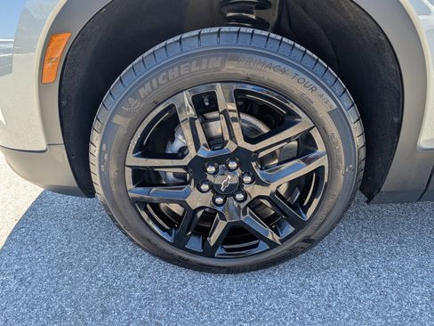 Used 2024 Chevrolet Blazer LT w/ Convenience Package image 9