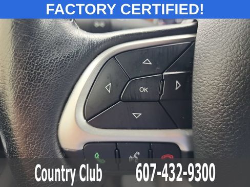 Used 2021 Jeep Renegade Latitude w/ Convenience Group AWD/4WD image 19