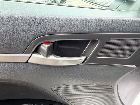 Used 2018 Hyundai Elantra SEL image 23