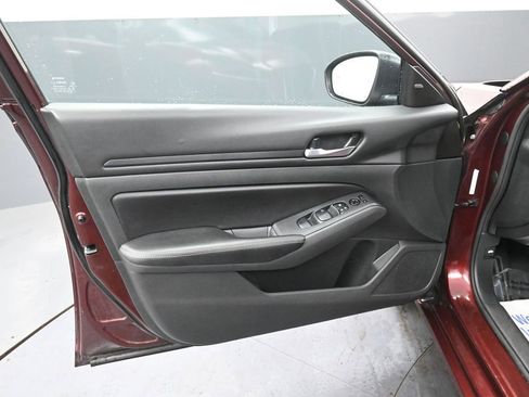 Used 2024 Nissan Altima 2.5 SV image 27