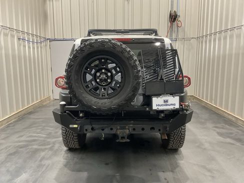 Used 2014 Toyota FJ Cruiser Base w/ Upgrade Package image 21