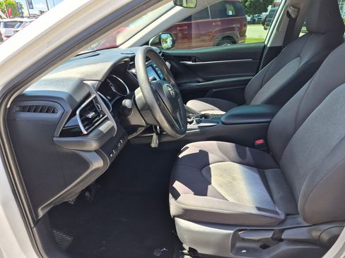 Used 2019 Toyota Camry LE FWD image 16