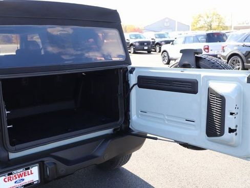 Used 2024 Ford Bronco Outer Banks image 8