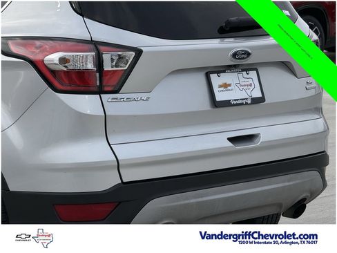 Used 2018 Ford Escape SE FWD image 6