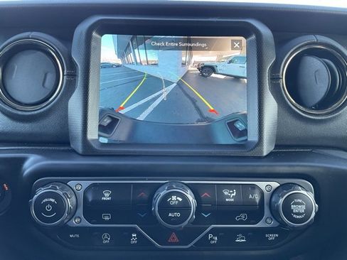 Used 2023 Jeep Gladiator Overland image 20