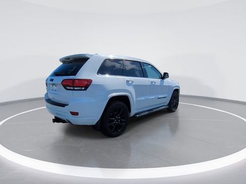Used 2018 Jeep Grand Cherokee Altitude image 8