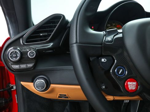 Used 2018 Ferrari 488 GTB image 27