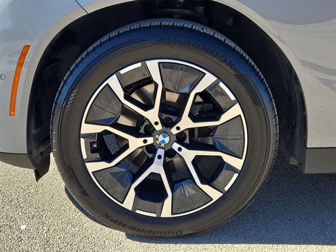 Used 2025 BMW X3 xDrive30i image 11