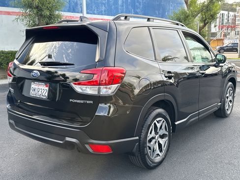 Used 2024 Subaru Forester Premium AWD/4WD image 13