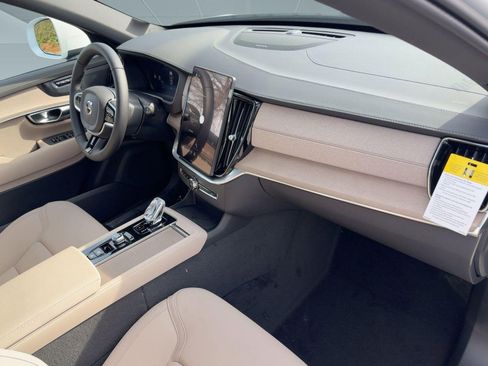New 2026 Volvo XC90 T8 Plus AWD/4WD image 31