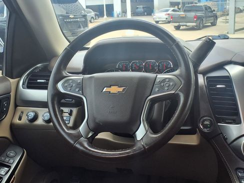 Used 2020 Chevrolet Suburban Premier w/ Max Trailering Package AWD/4WD image 18